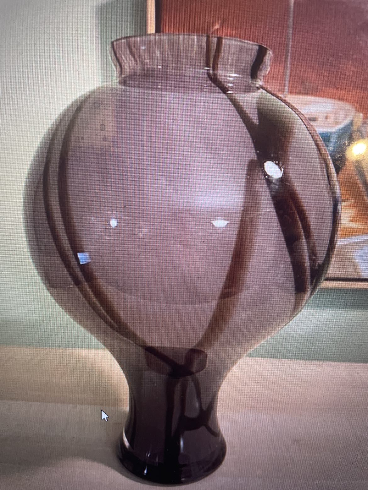 Sia purple haze, emerald swirl glass vase Murano style image indicator(2)