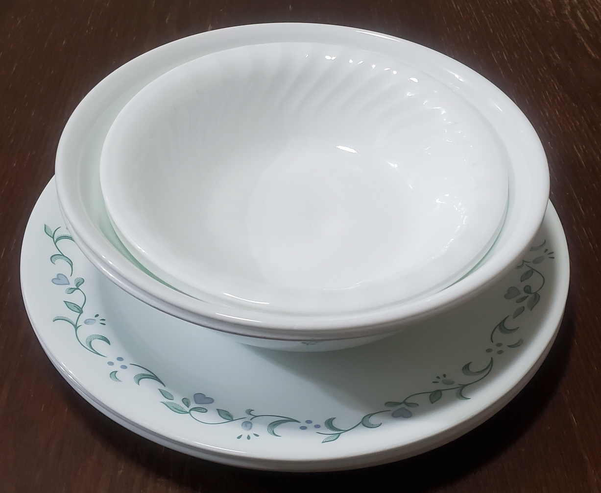 Corelle 4 dinner plates, 2 big soup bowls, 2 medium soup bowls - photo 5