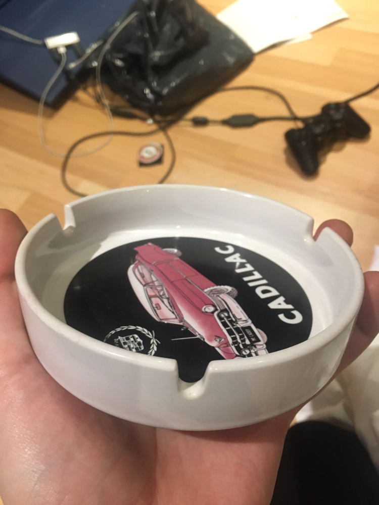 Porcelain Cadillac vintage ash tray gift master image indicator(2)