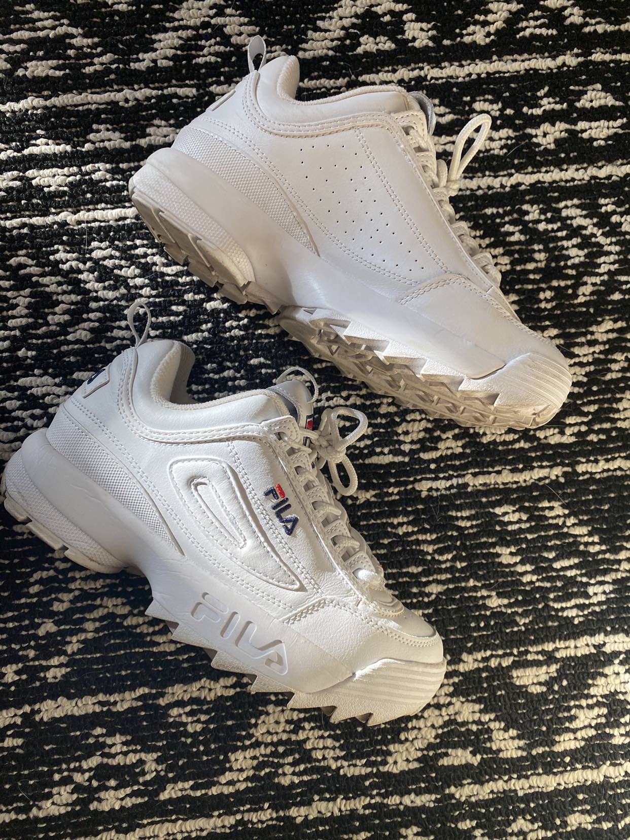 Women’s shoes thumbnail