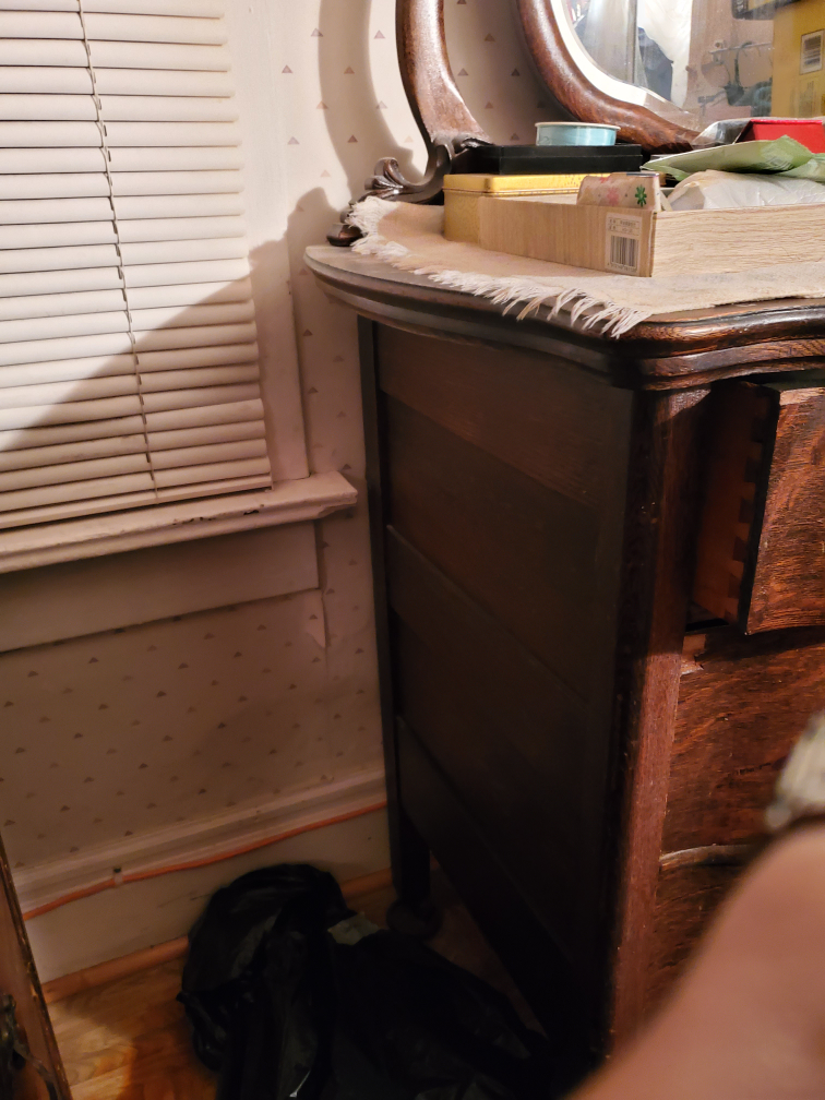 Vintage dresser with mirror image indicator(5)