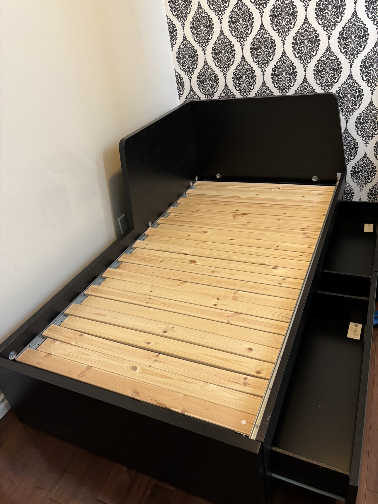 IKEA - Flekke Daybed frame with 2 drawers and mattress
