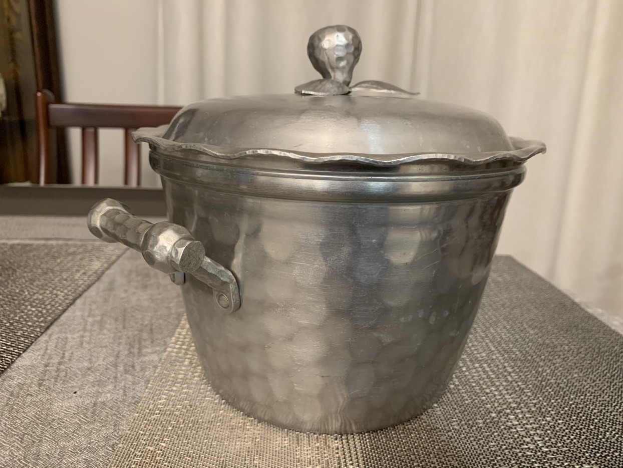 Vintage Everlast Hammered Aluminum Ice Bucket image indicator(7)