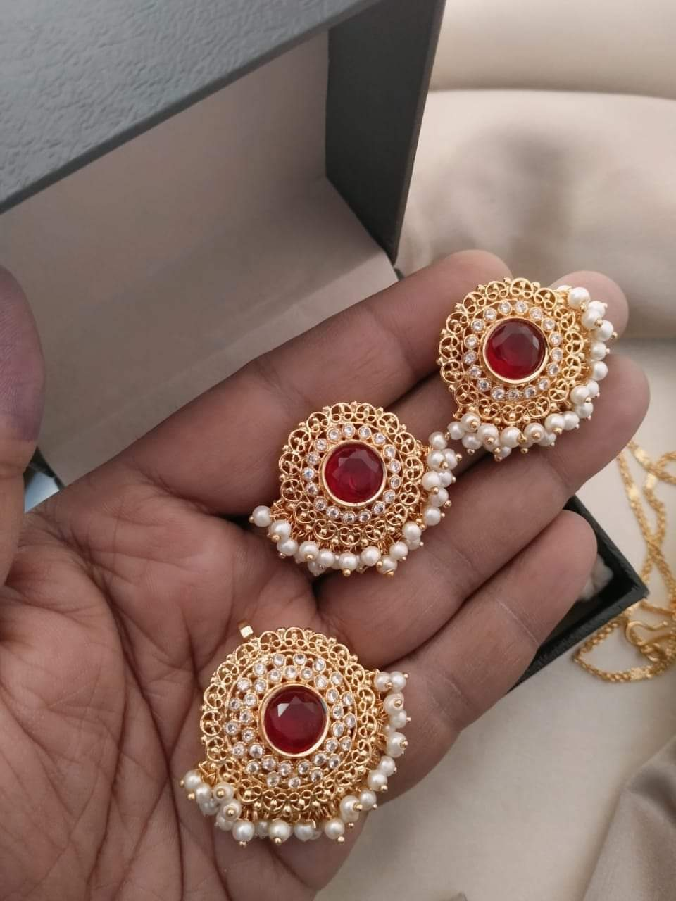 Gajra locket set thumbnail