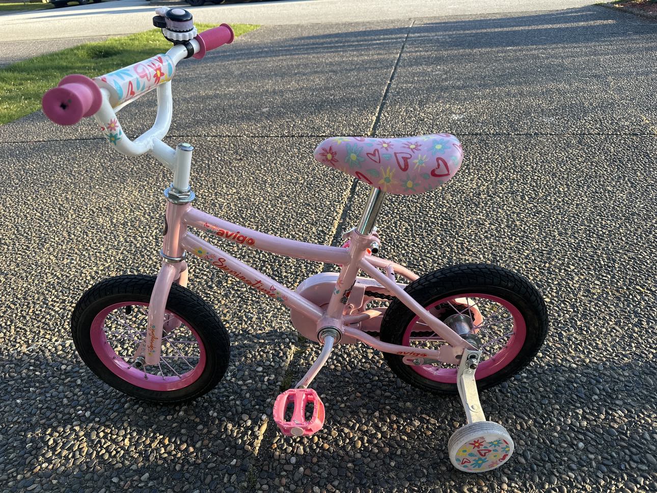 Kids Bike 12 inch wheels Avigo