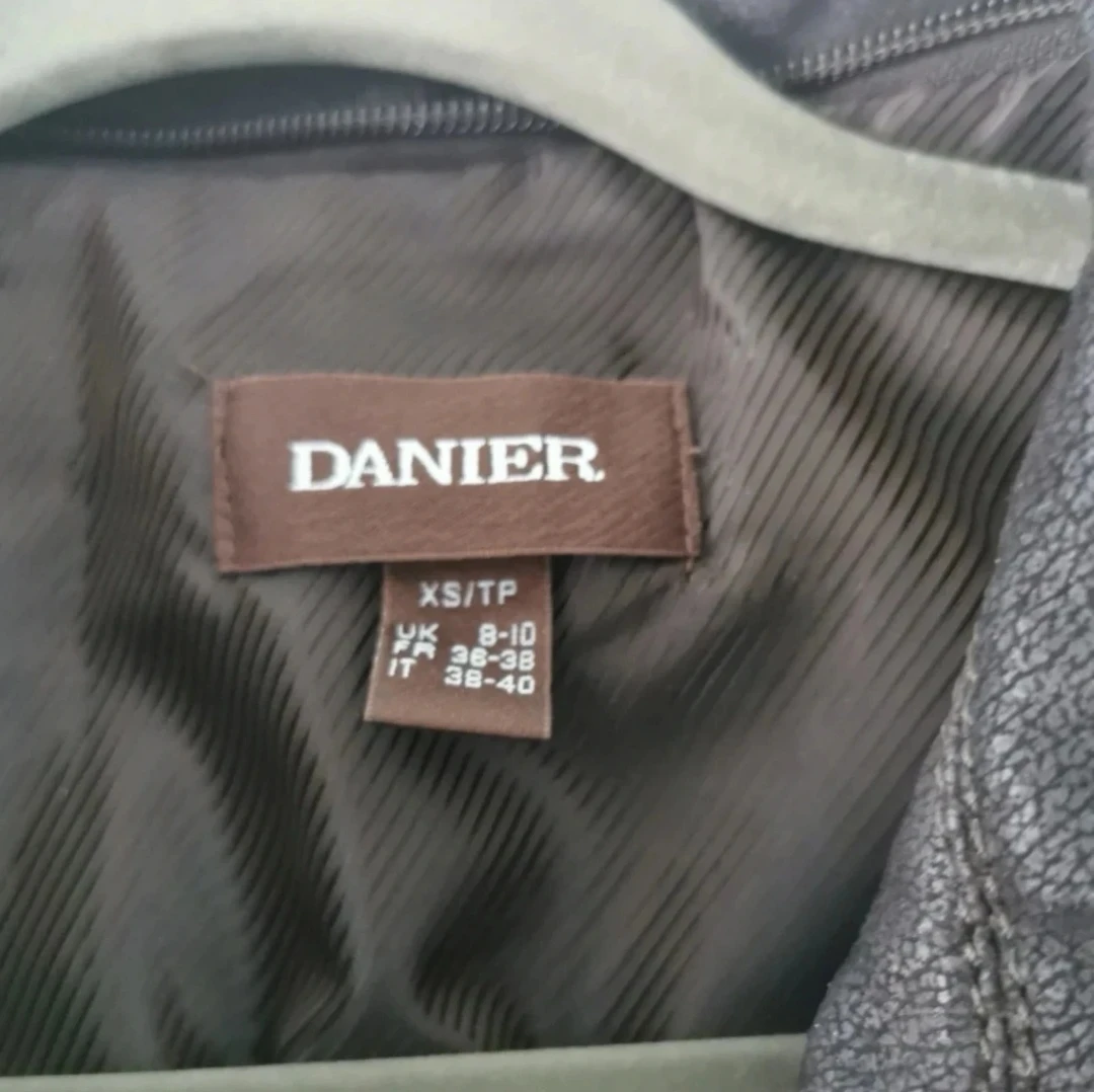 Danier Leather Winter Jacket for Women XS - photo 3