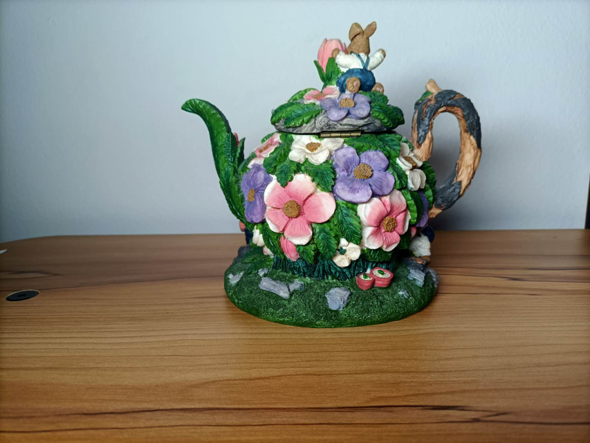 MOVING SALE! Vintage cottagecore sweet piggy bank - photo 2