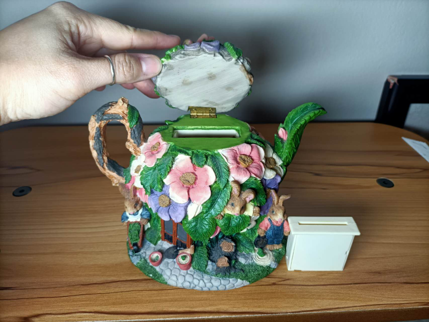 MOVING SALE! Vintage cottagecore sweet piggy bank - photo 4