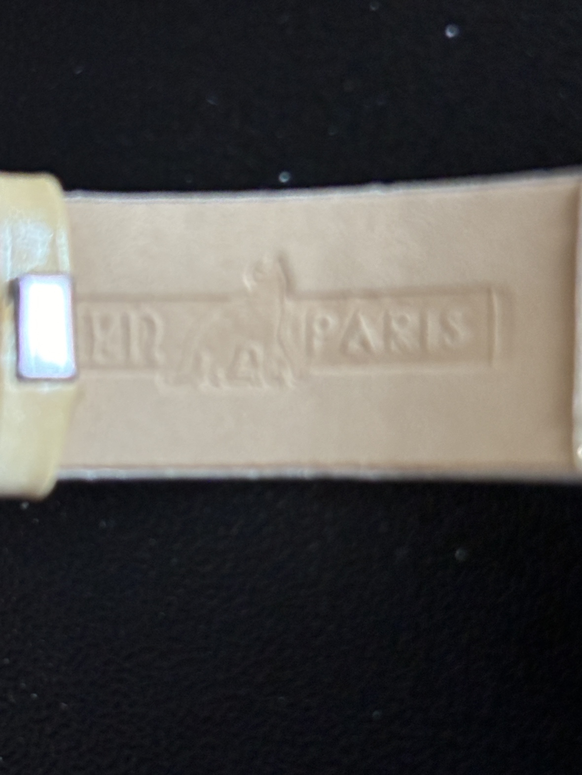 Yien Paris ladies wrist watch. New but needs battery image indicator(4)