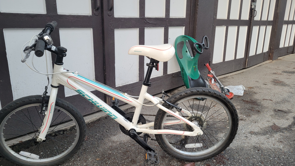 7 Speed Schwinn Kids Bike - photo 3