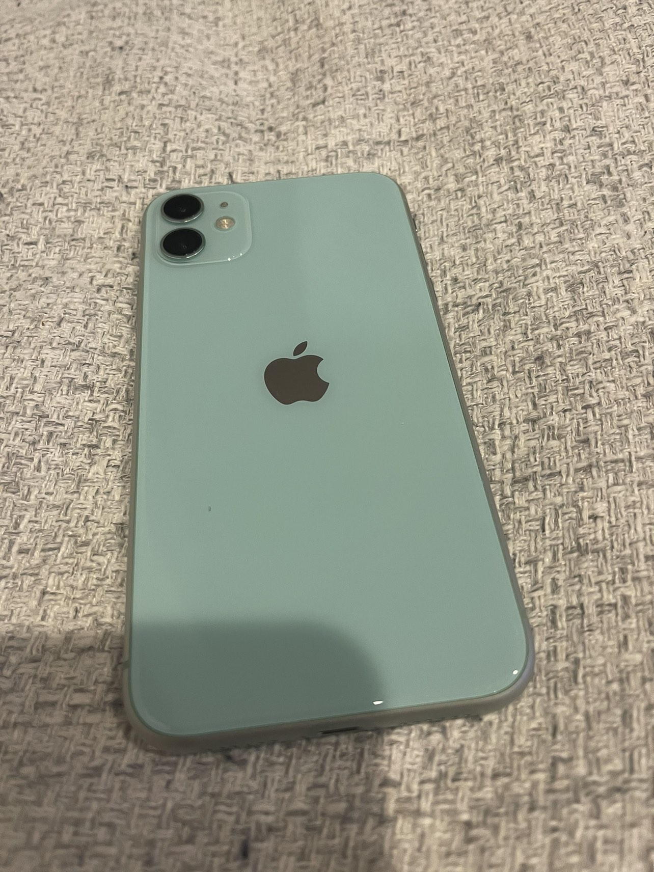 iPhone 11 light green 64gb 72% battery - photo 2