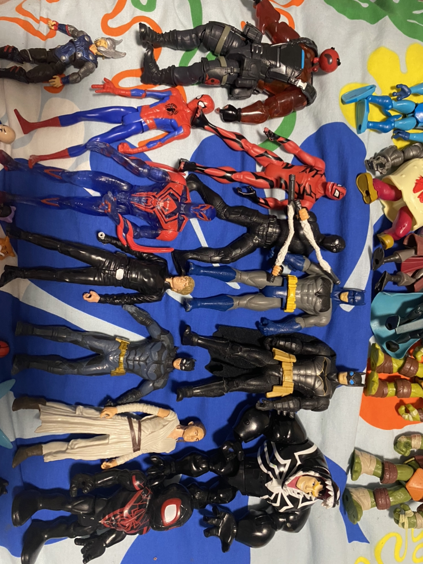 Kids toys 41 action figures - photo 4