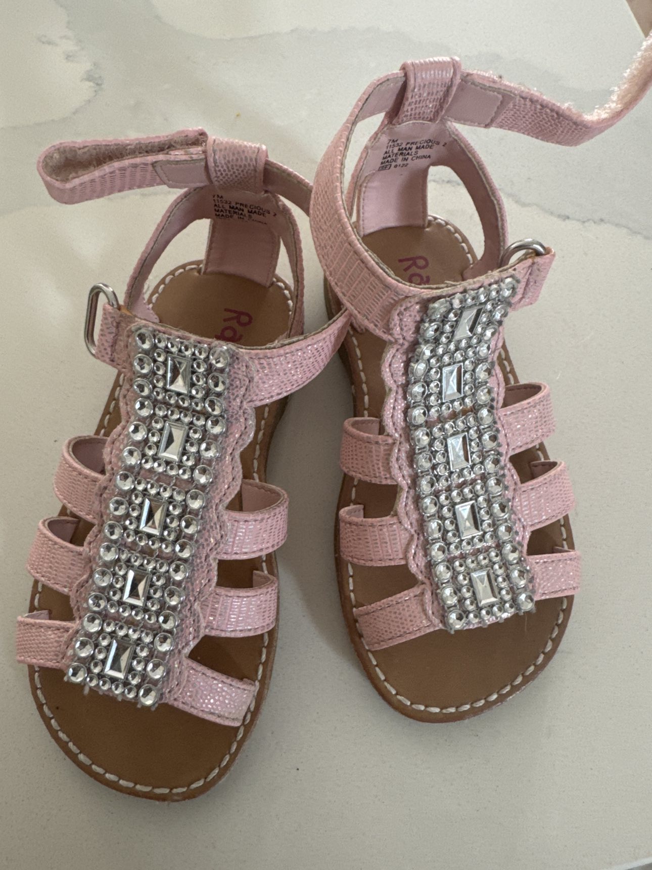 Sandle