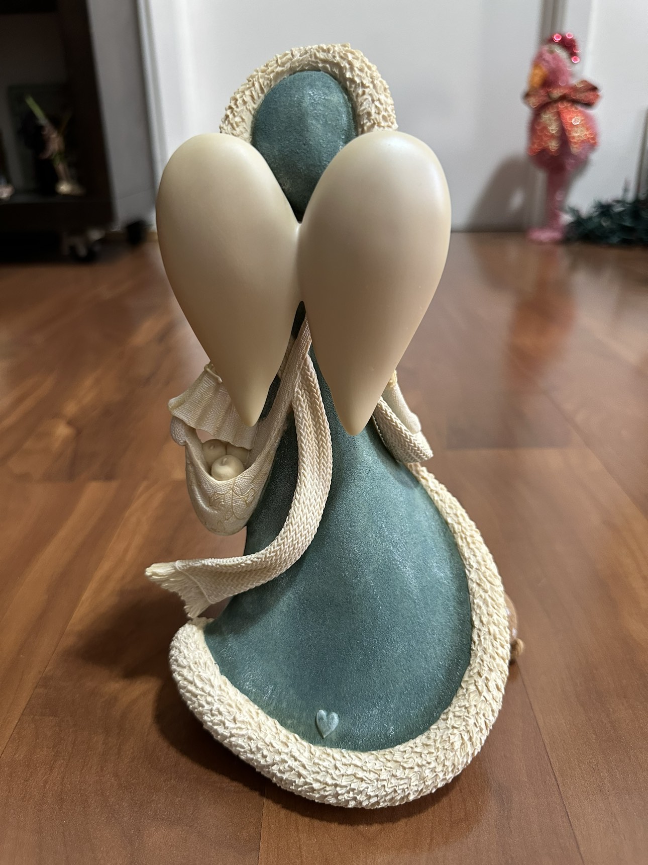 Enesco The heart of Christmas Angel with fawn image indicator(5)