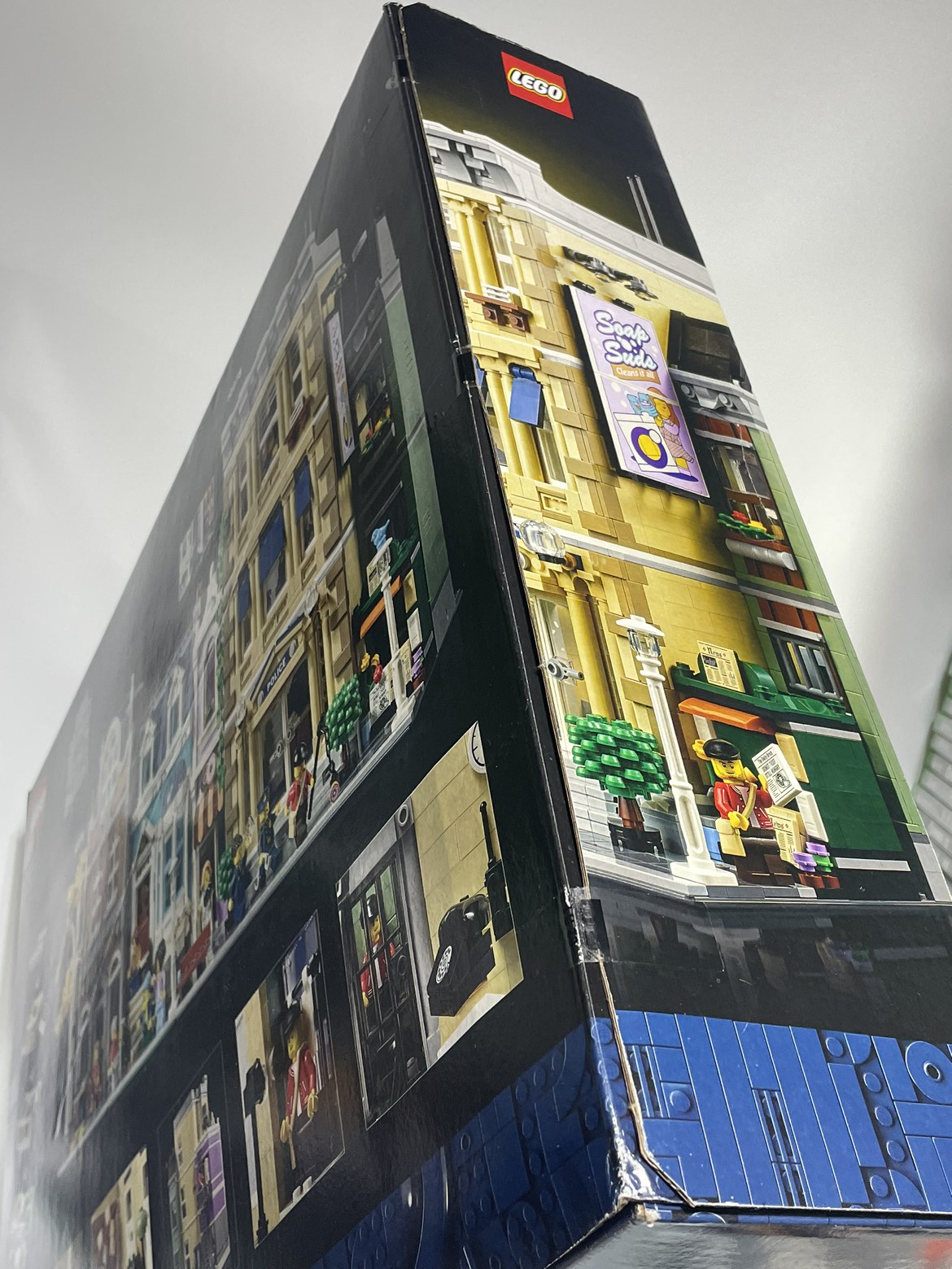 Lego 10278 - Police Station - photo 4