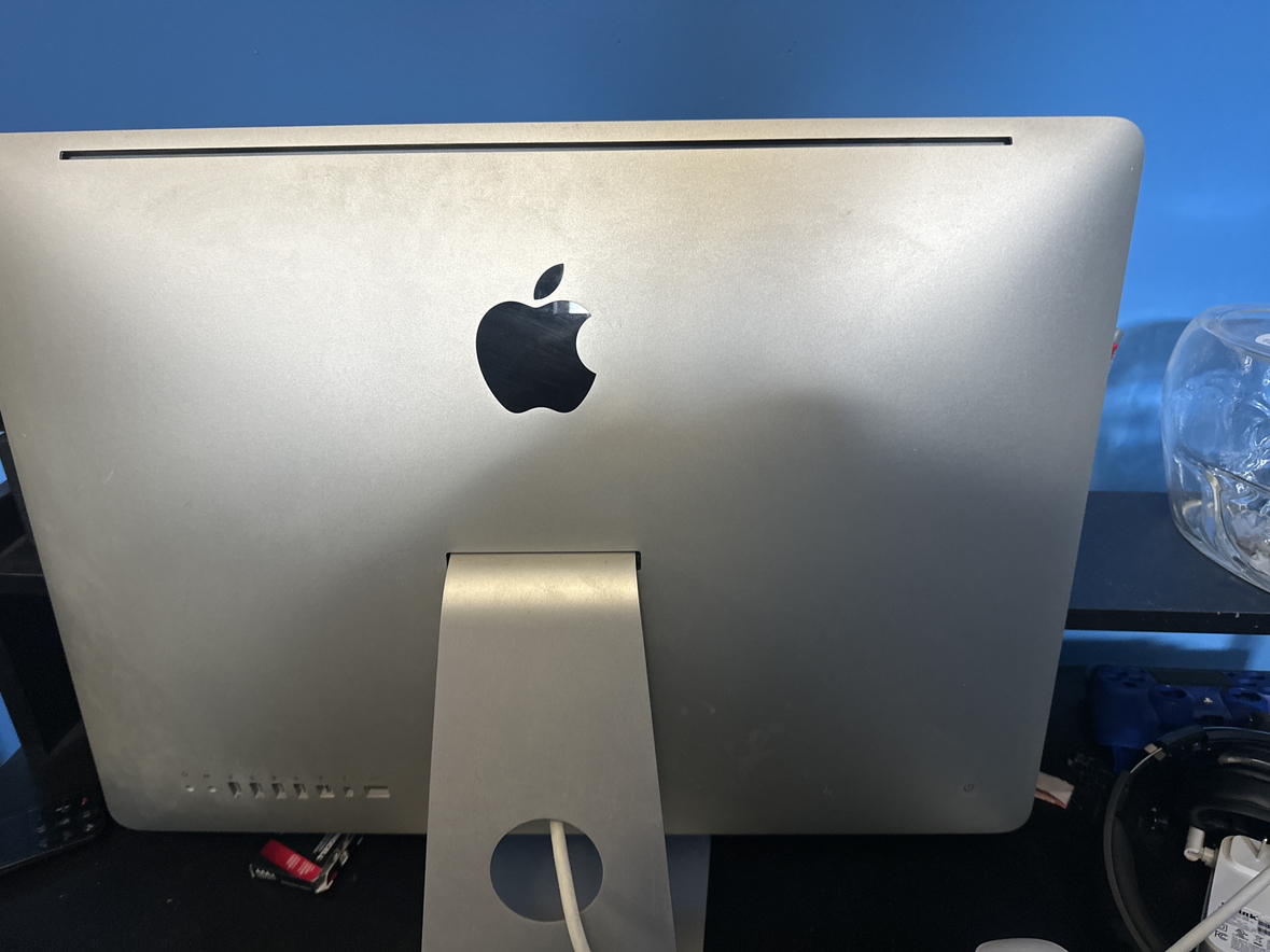 iMac 21.5”, 2011 image indicator(2)