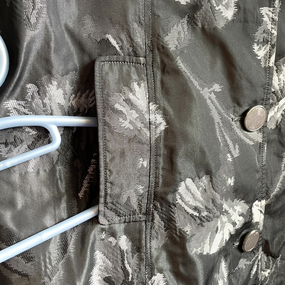 Thigh length Coat with 3/4 sleeves image indicator(4)