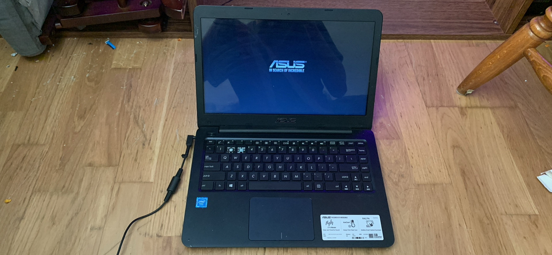 Asus laptop - photo 2