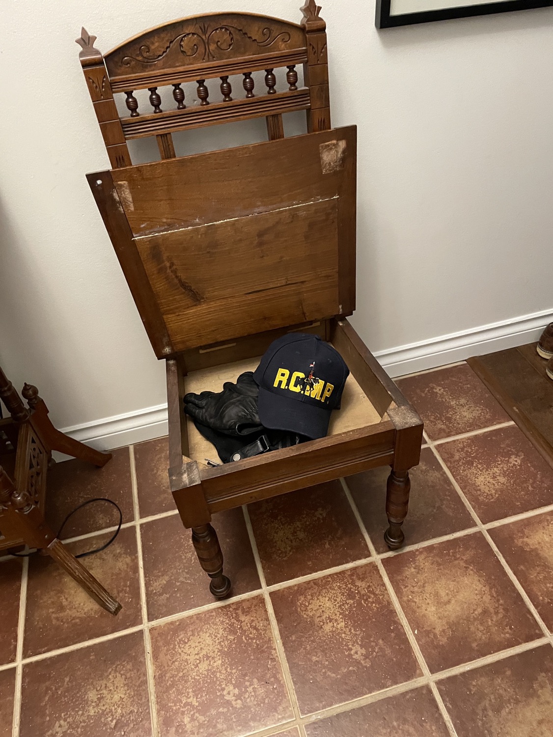 Antique hall and glove chair