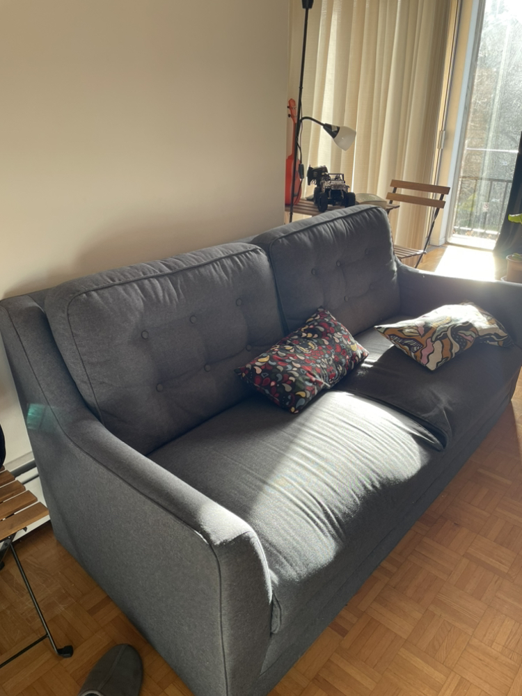 Gently used 3 seater Sofa - photo 2