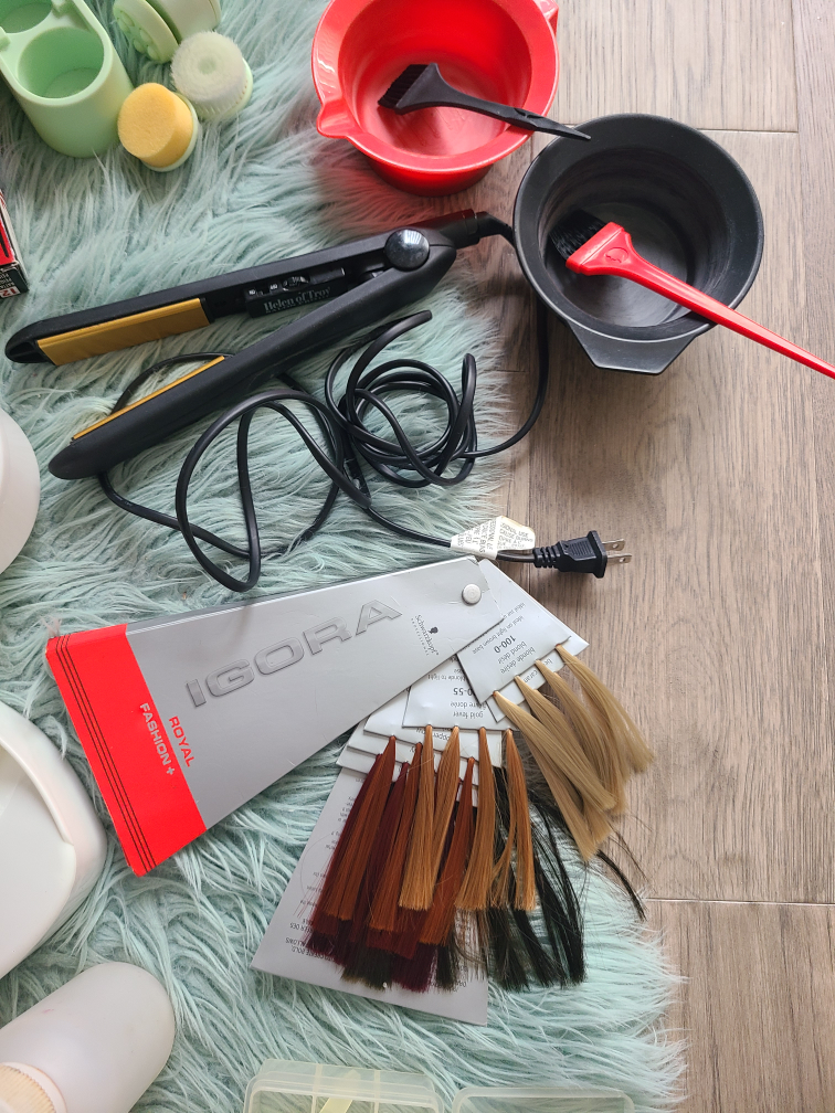 esthetician, hair dresser,manicure, facial,pedicure image indicator(5)