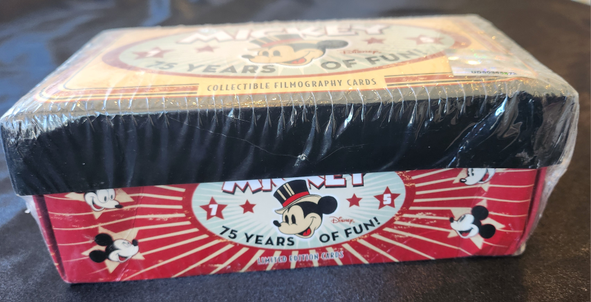 Mickey 75 Years Collectible Photography image indicator(2)