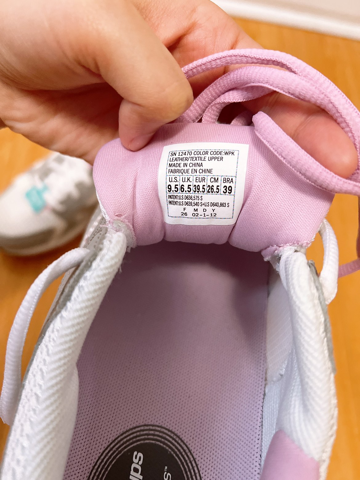 Skechers fitness shapeups rubber shoes image indicator(3)