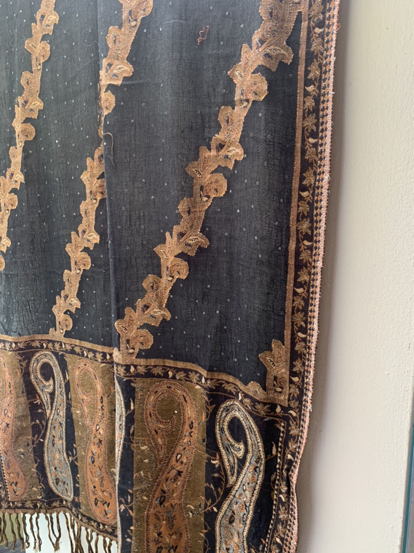 Large scarf/shawl image indicator(2)