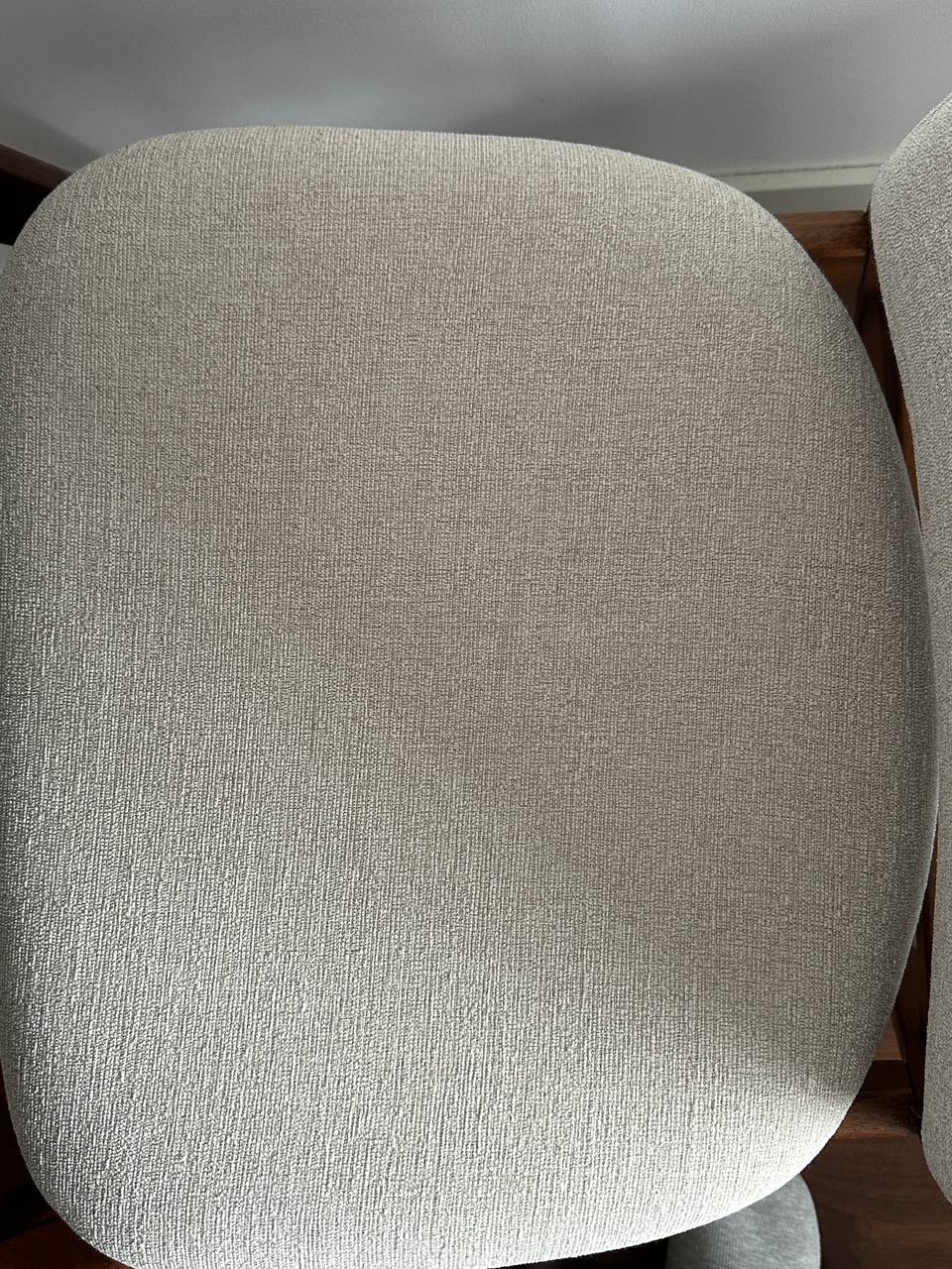 Article - table and 2 chairs - photo 4