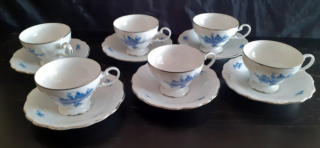 Queen Anne Royal Bavarian Dinnerware Set image indicator(4)
