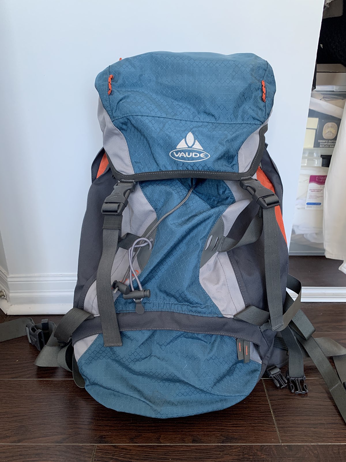 Vaude Tour 40 M - Travel Backpacks for Camping / Hiking