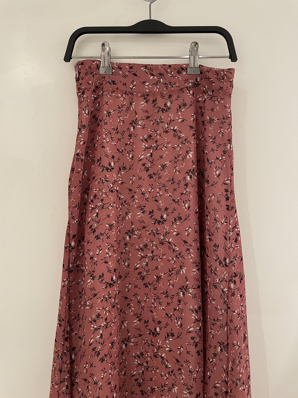 Long skirts and Pants image indicator(6)