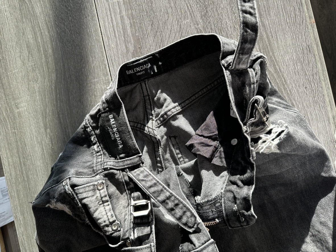 Balenciaga ripped jeans - photo 3