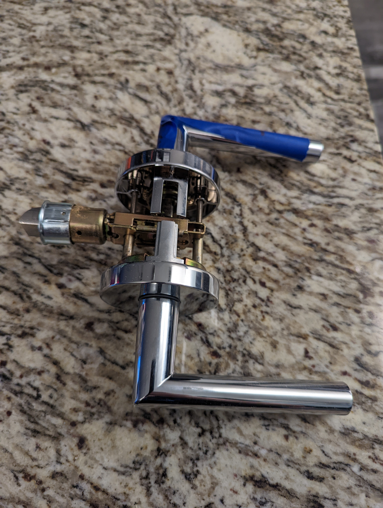 Non-locking Door Handles - photo 2