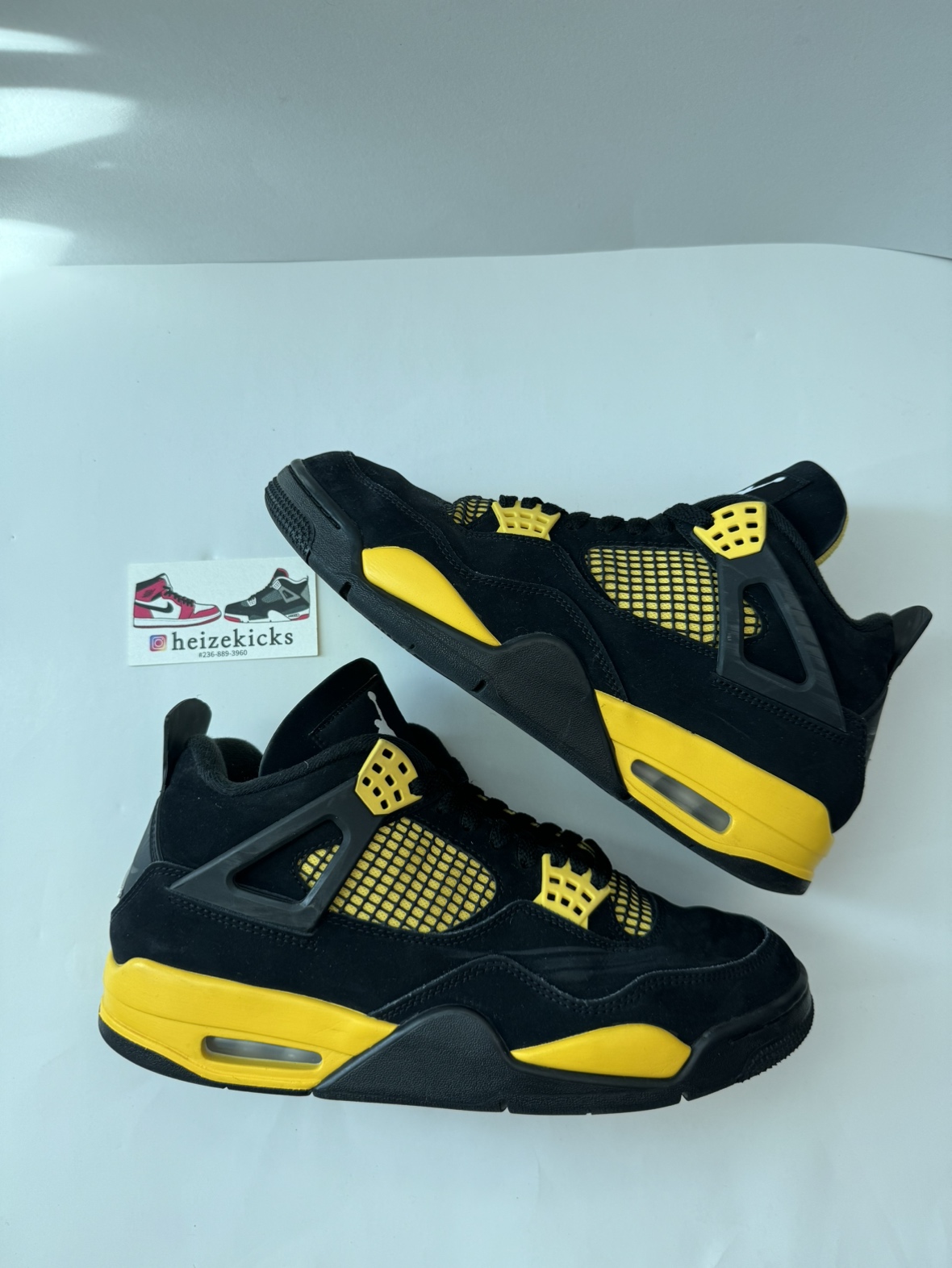 Jordan 4 Thunder thumbnail