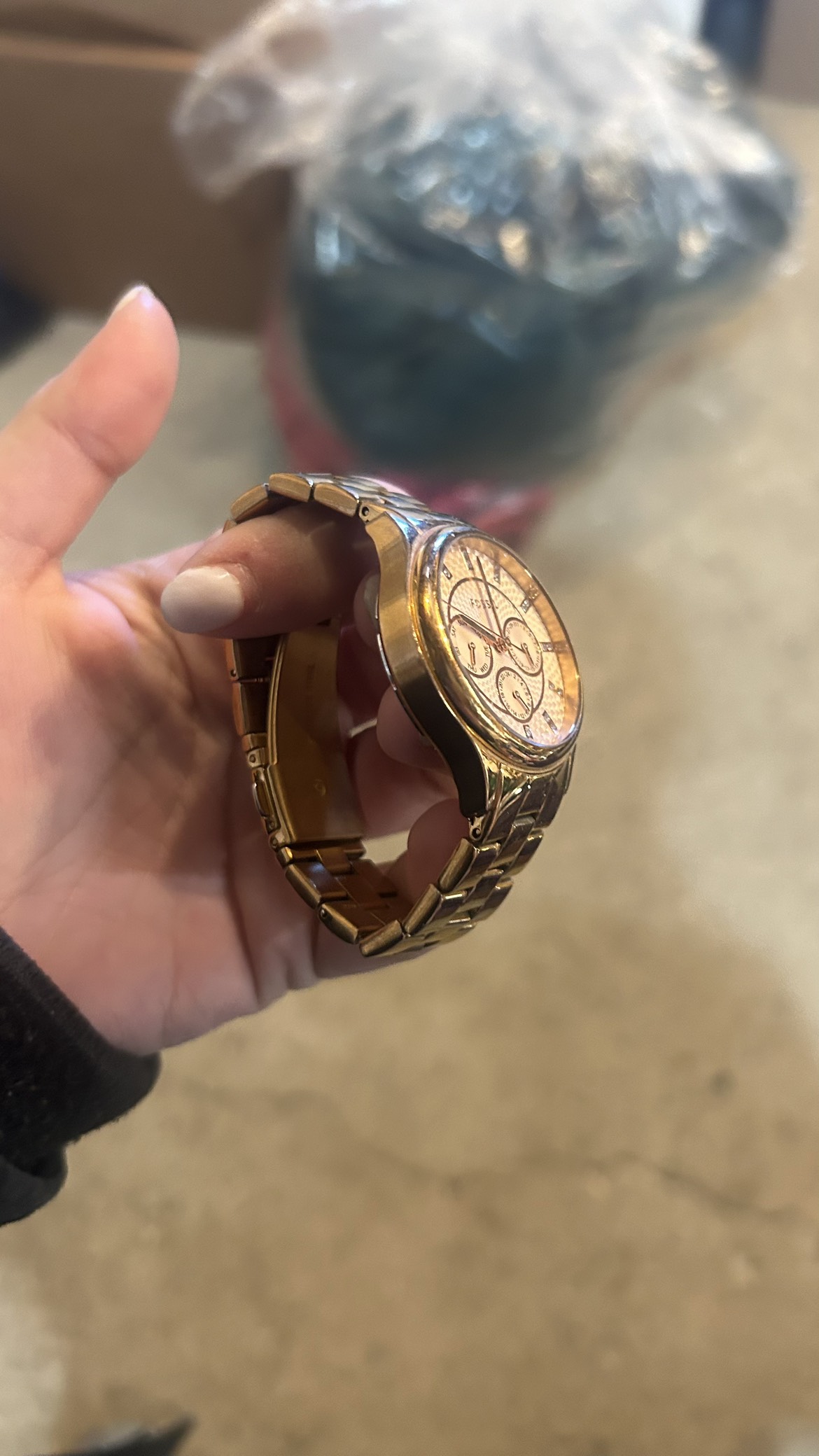 🩷Rose Gold Fossil Watch image indicator(2)