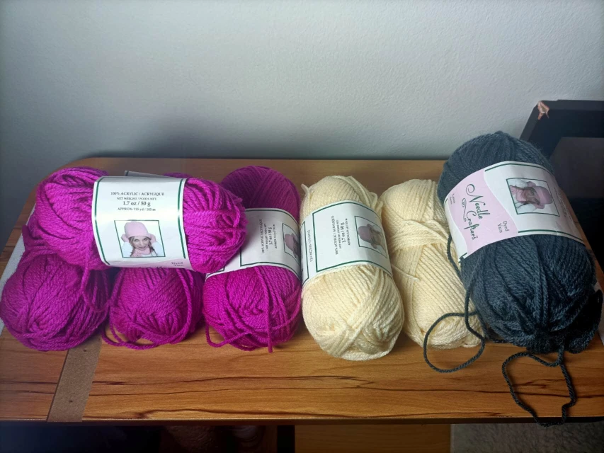‼️MOVING SALE‼️Yarn Lot for $5 - photo 3