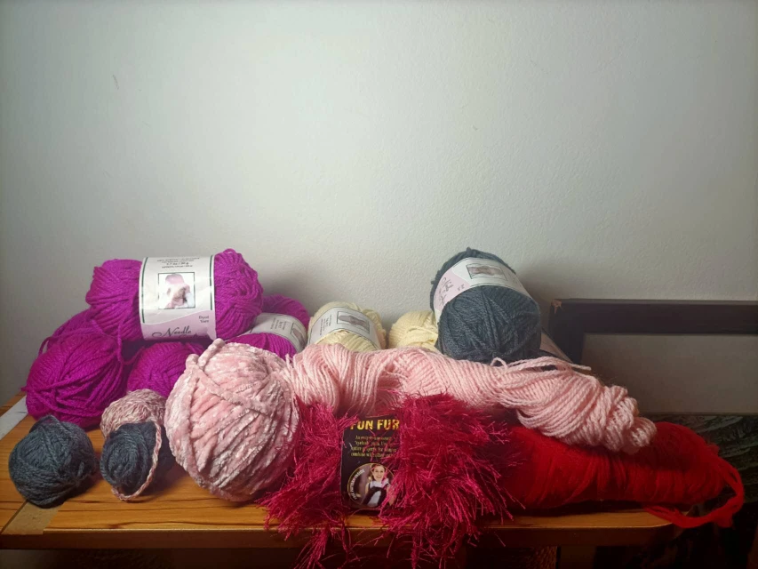 ‼️MOVING SALE‼️Yarn Lot for $5 - photo 4