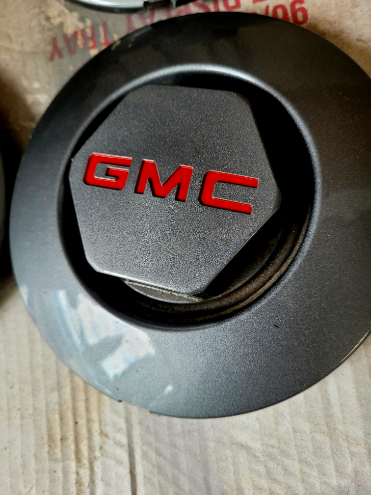 gmc center caps for 96 jimmy - photo 2