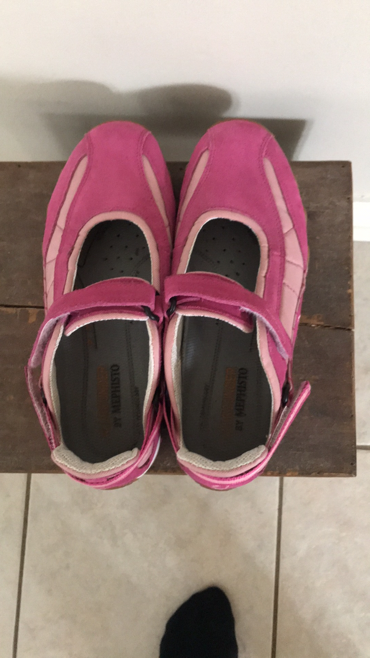 Memphisto Special Edition Breast Cancer Shoes Size 8 image indicator(5)