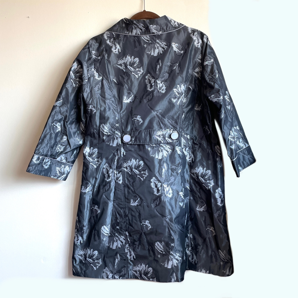 Thigh length Coat with 3/4 sleeves image indicator(2)