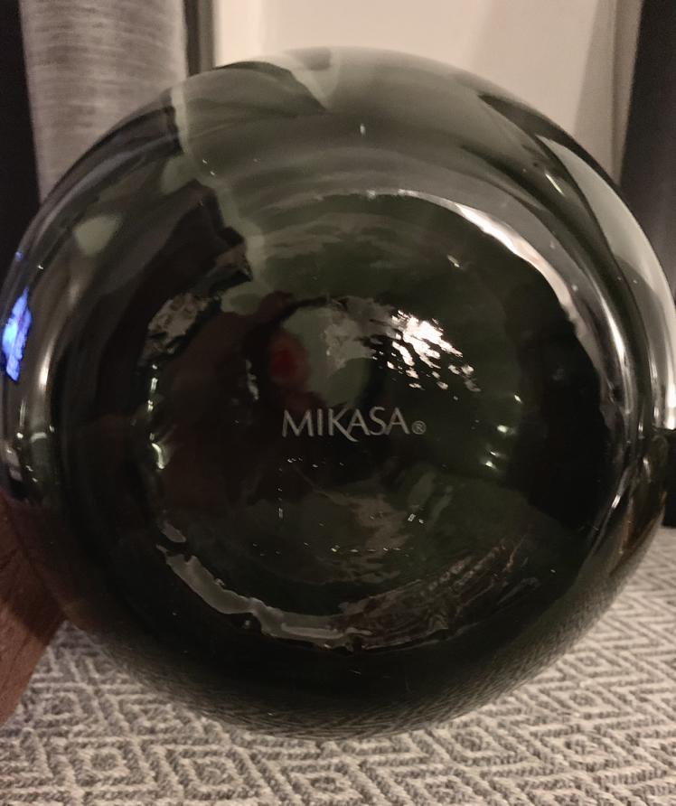 Mikasa Fluted Glass Vase image indicator(6)