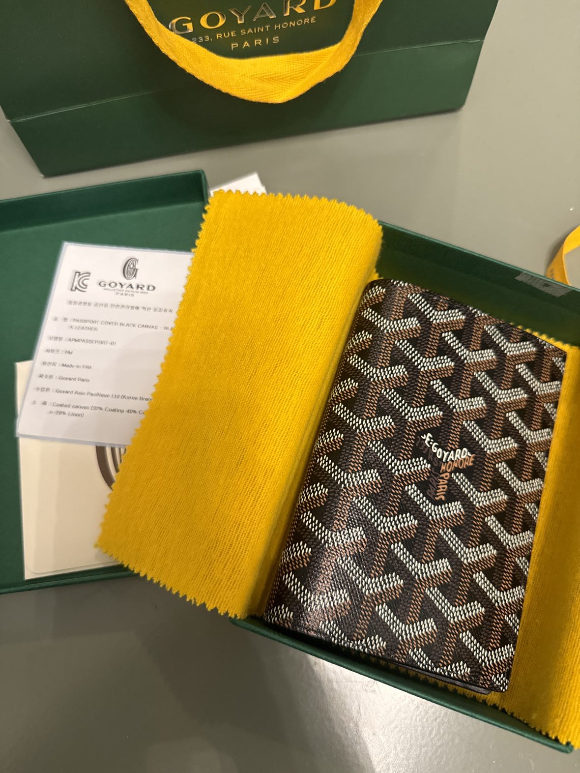 [BRAND NEW] Goyard Black Leather Passport Cover - photo 2