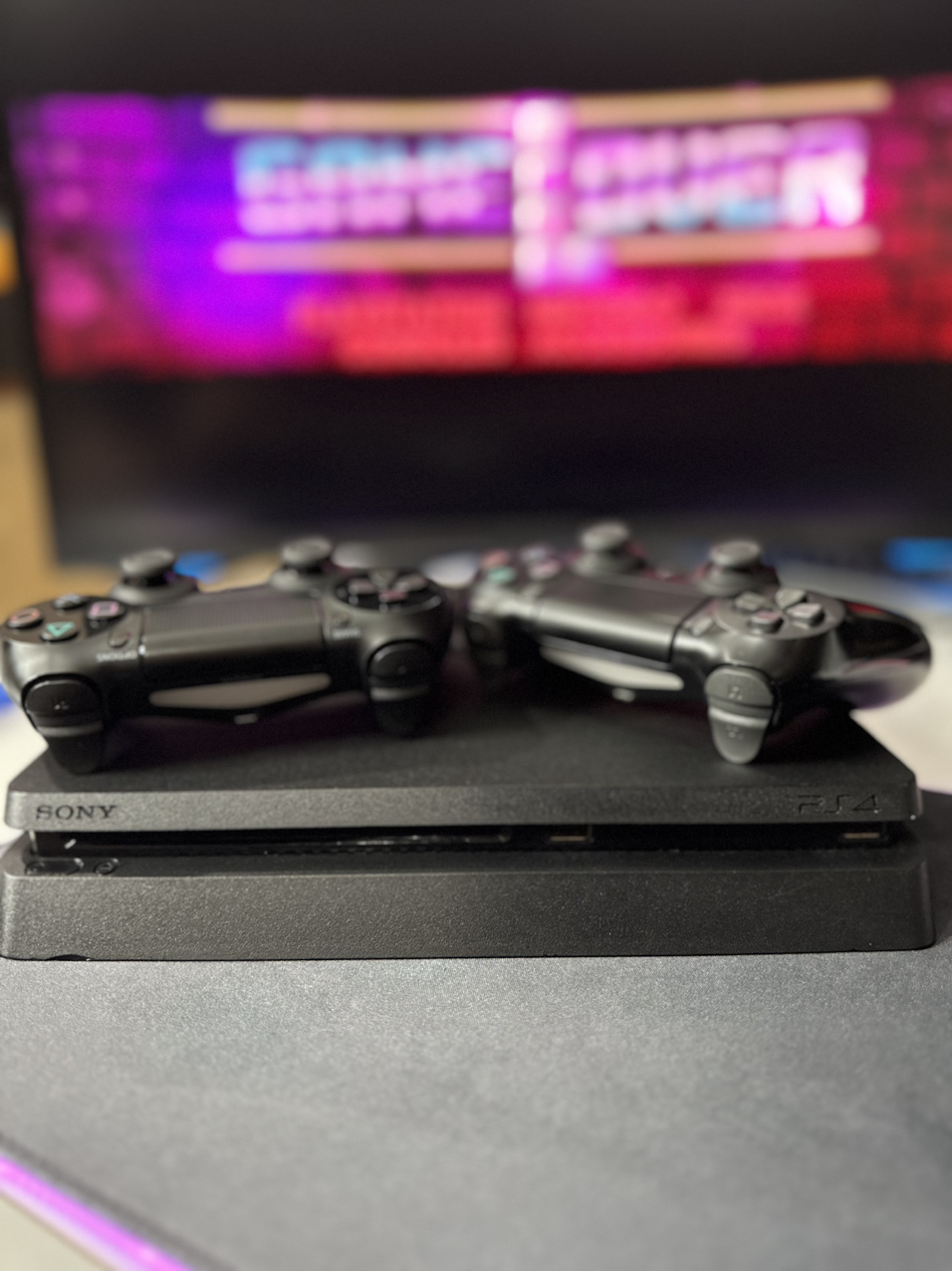 PS4 slim + games thumbnail