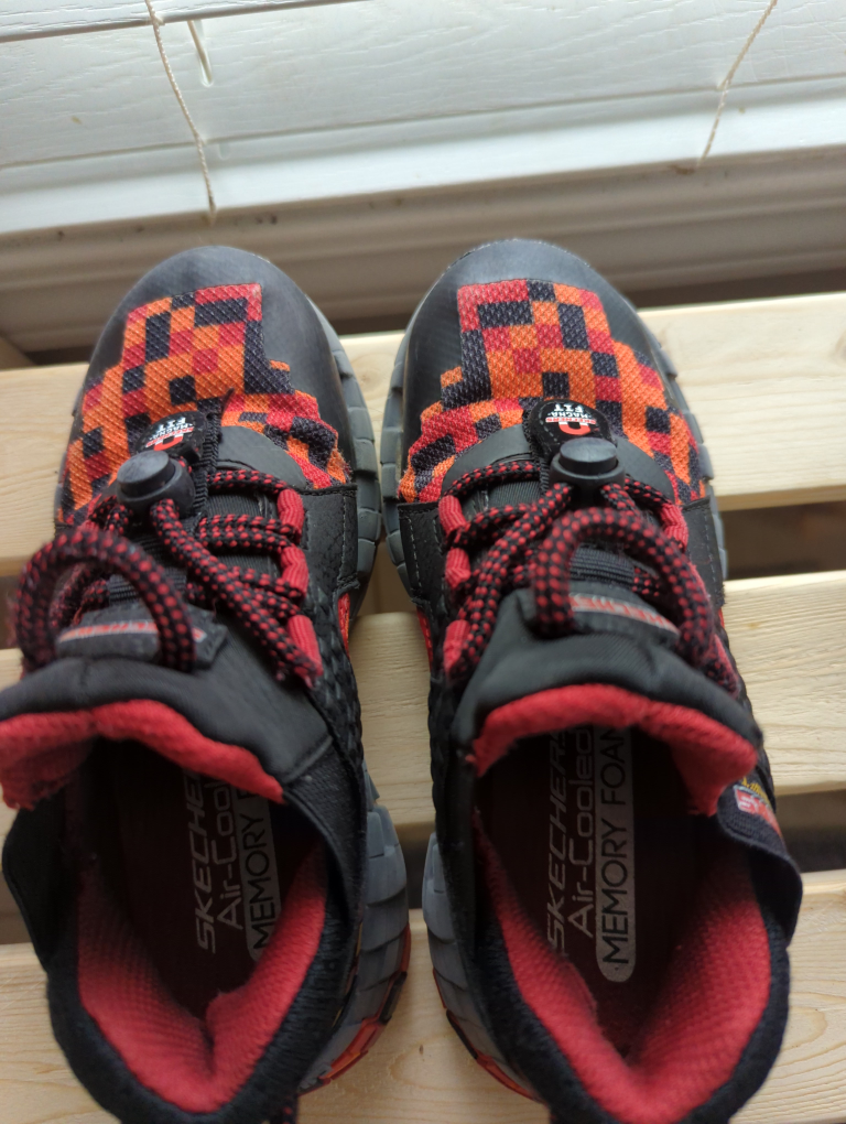 sketchers Minecraft shoes - kids us size 12 - photo 2