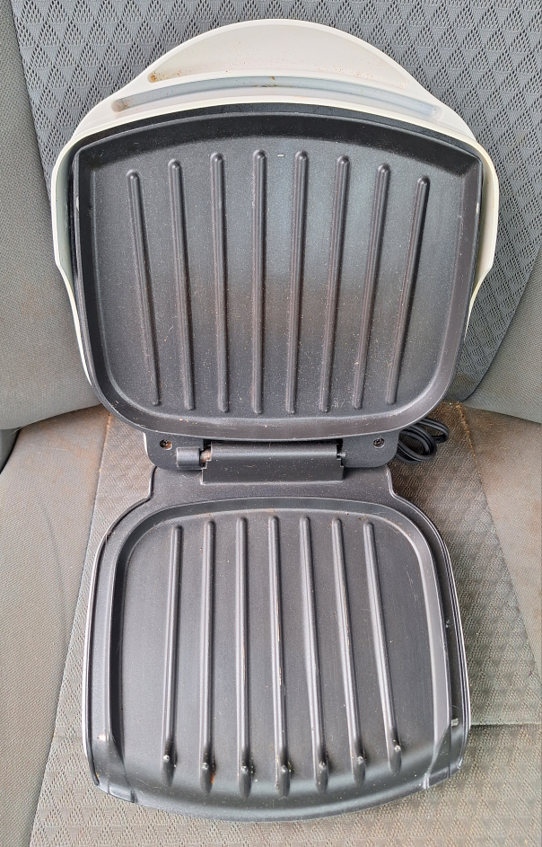 George Foreman Lean Mean Fat Reducing Grilling Machine (Kit Cat) image indicator(2)