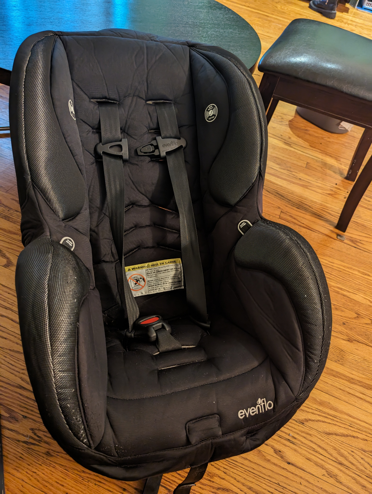 evenflo carseat - expires soon (09/15/24) 6monthsfromnow * image indicator(2)