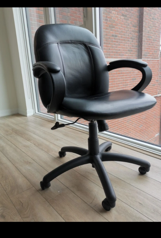 must go in 24 hours!office chair with armrests thumbnail