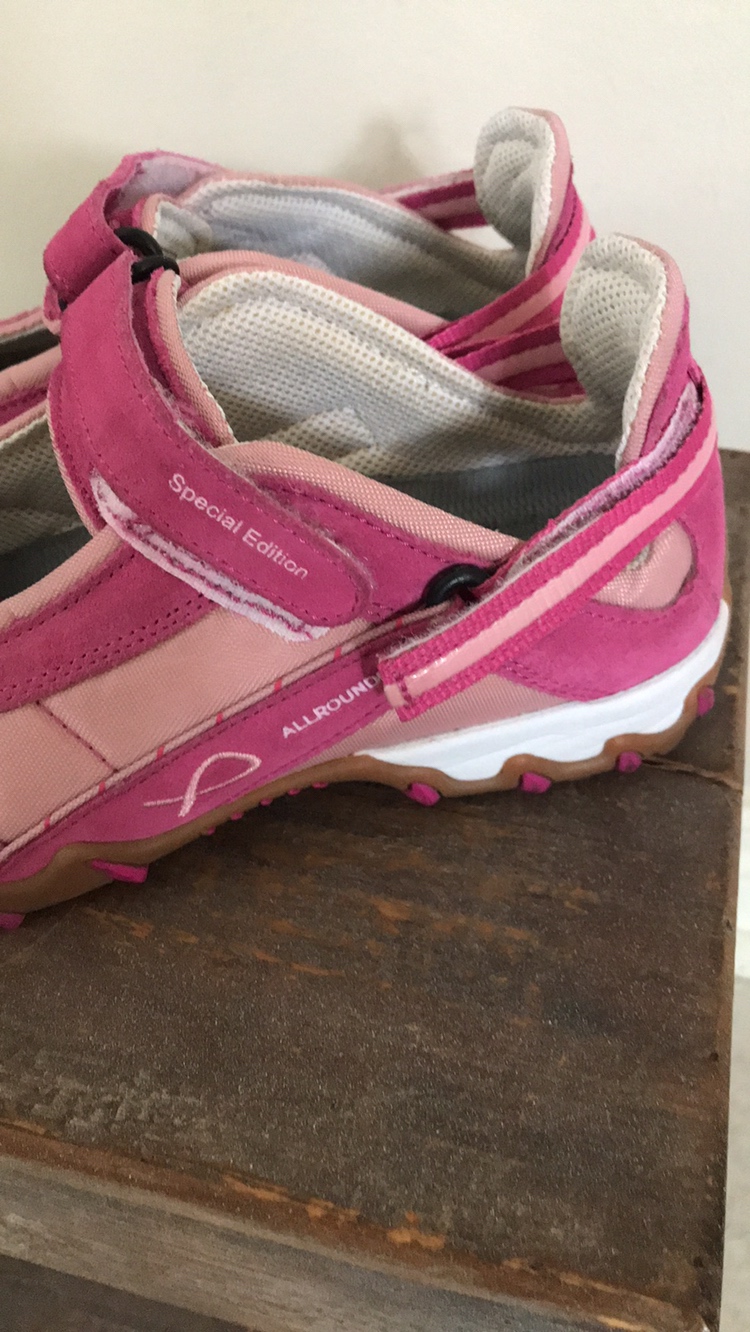 Memphisto Special Edition Breast Cancer Shoes Size 8 image indicator(2)