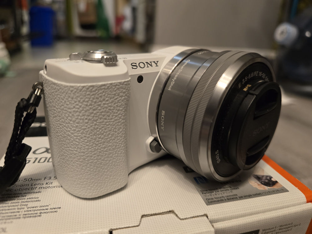 Sony a5100 Mirrorless Digital Camera w/ 3" LCD Flip-Up (White) image indicator(2)